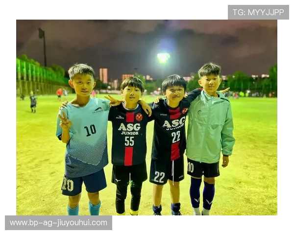 探索刘灏从青训少年到职业赛场传奇足迹的成长之路