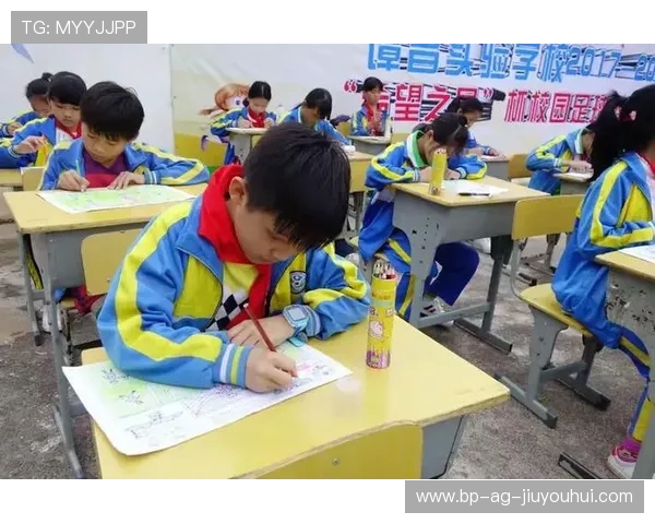 深度解析雷霆足球推球技巧全面提升实战控球突破能力与训练方法的